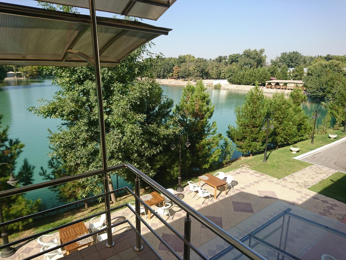 Lake Park Hotel Tashkent Esterno foto